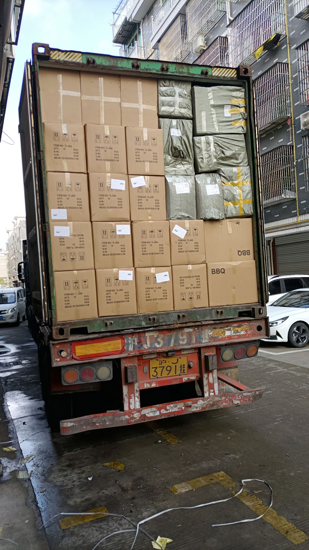 Container loading in China